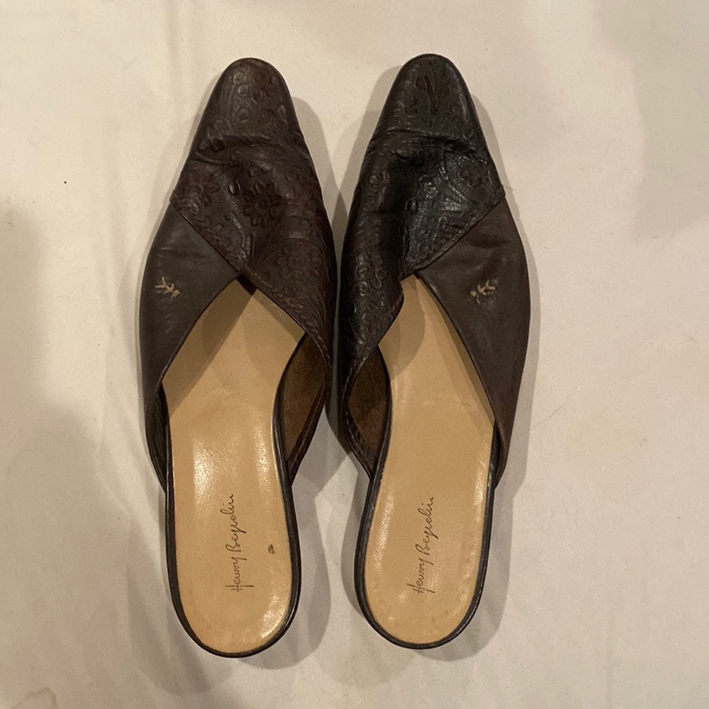 Women’s shoes